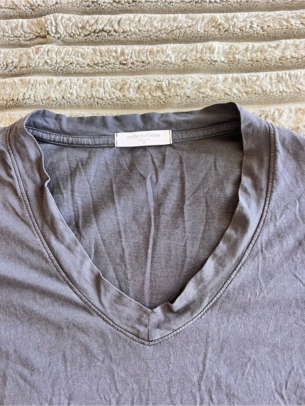 Prefectwhitetee Hendrix Cotton Boxy V-Neck Tee Shade Night Size XS - Picture 4 of 12